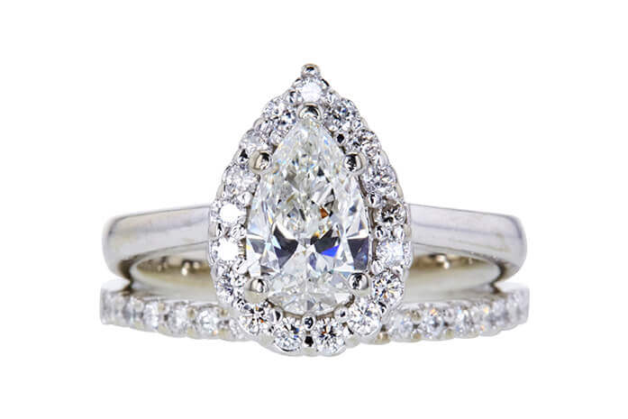 1.01 CT pear cut bridal set ring