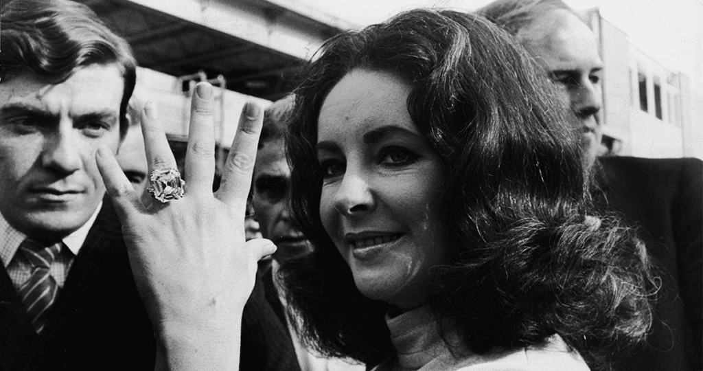 Elizabeth Taylor wearing her Diamond Ring