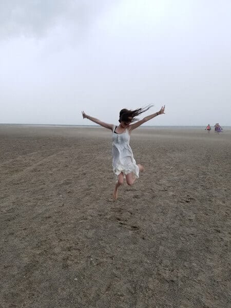 Feeling free on the beach!