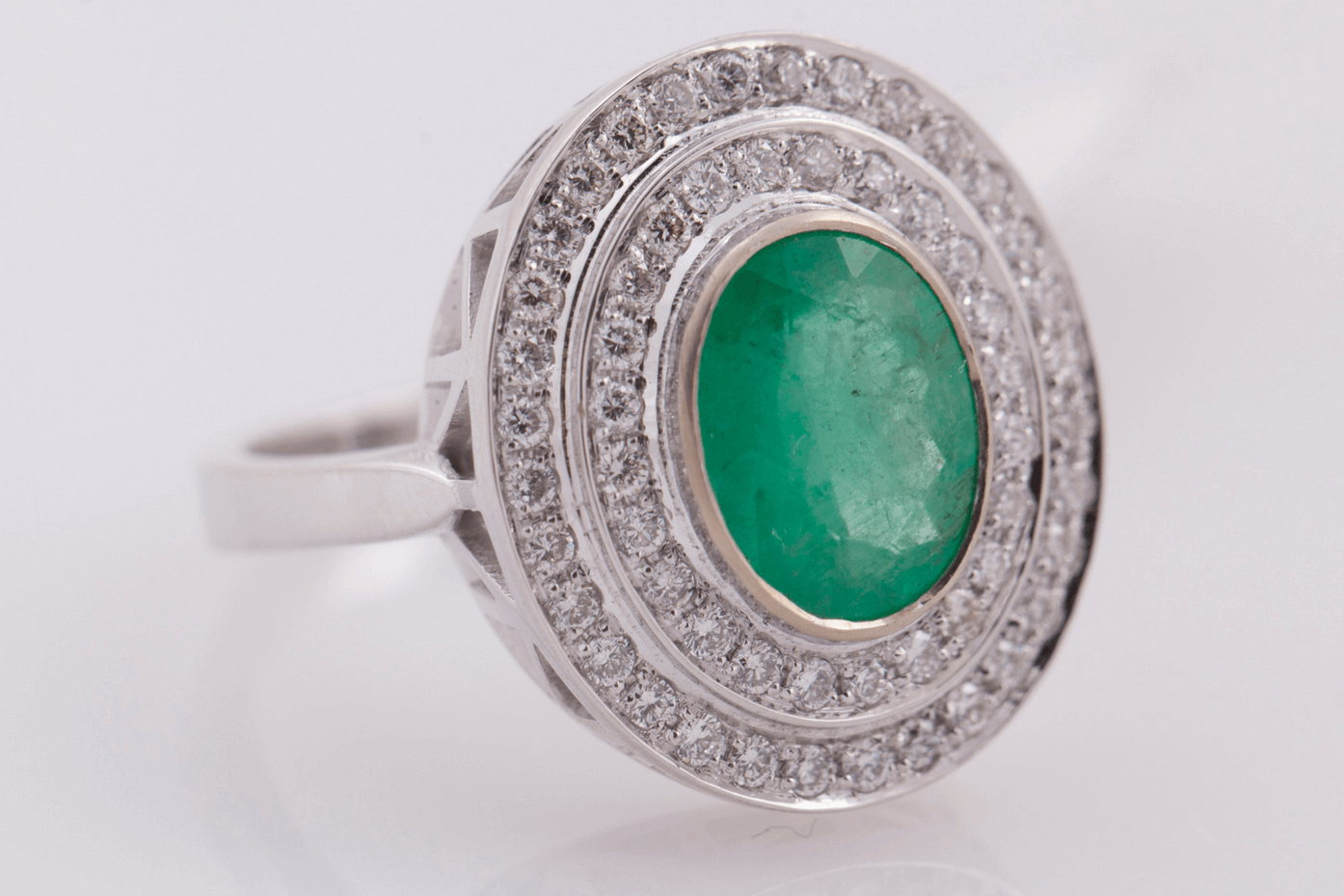 Gemstone engagement ring