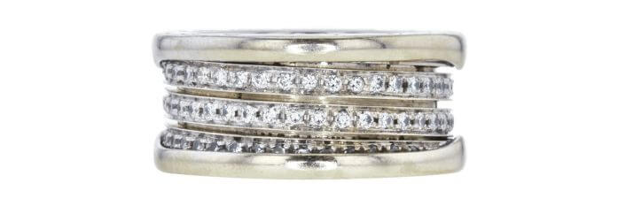 Bvlgari ring band in white gold with pavé diamonds