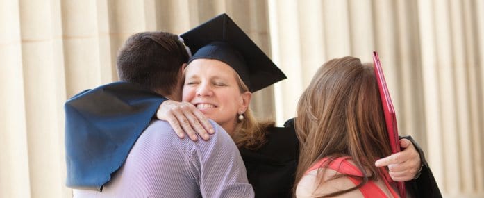 12 Scholarships for Single Moms Going Back to School