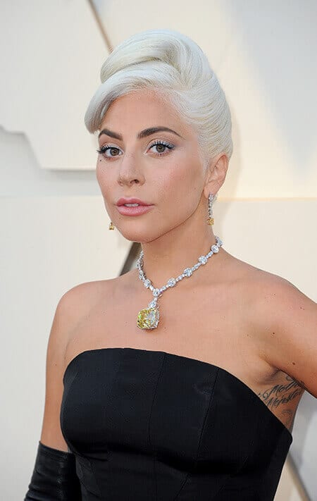 Lady Gaga wearing the Tiffany Yellow Diamond at the 2019 Oscars